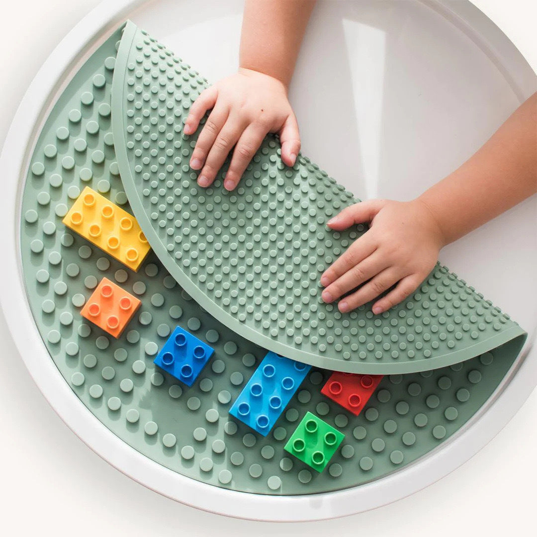 Sensory sorting tray, compartments, dimensions and Montessori fine-motor activity details