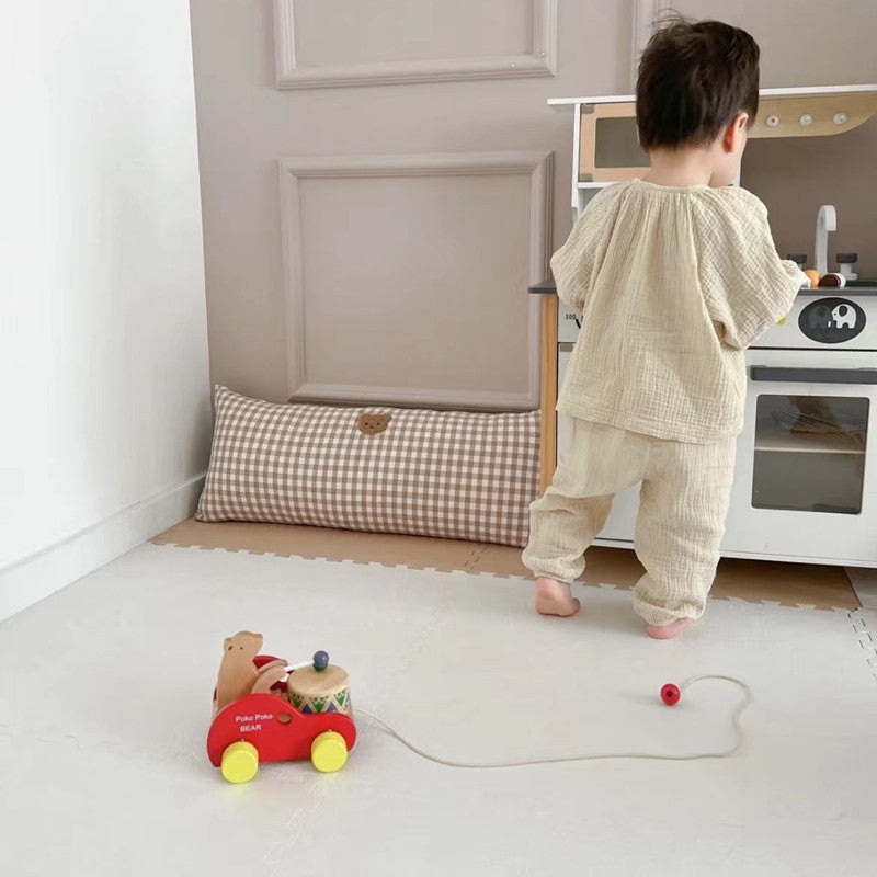 Kinmilo wooden drumming bear pull-along toy mechanism and child play details