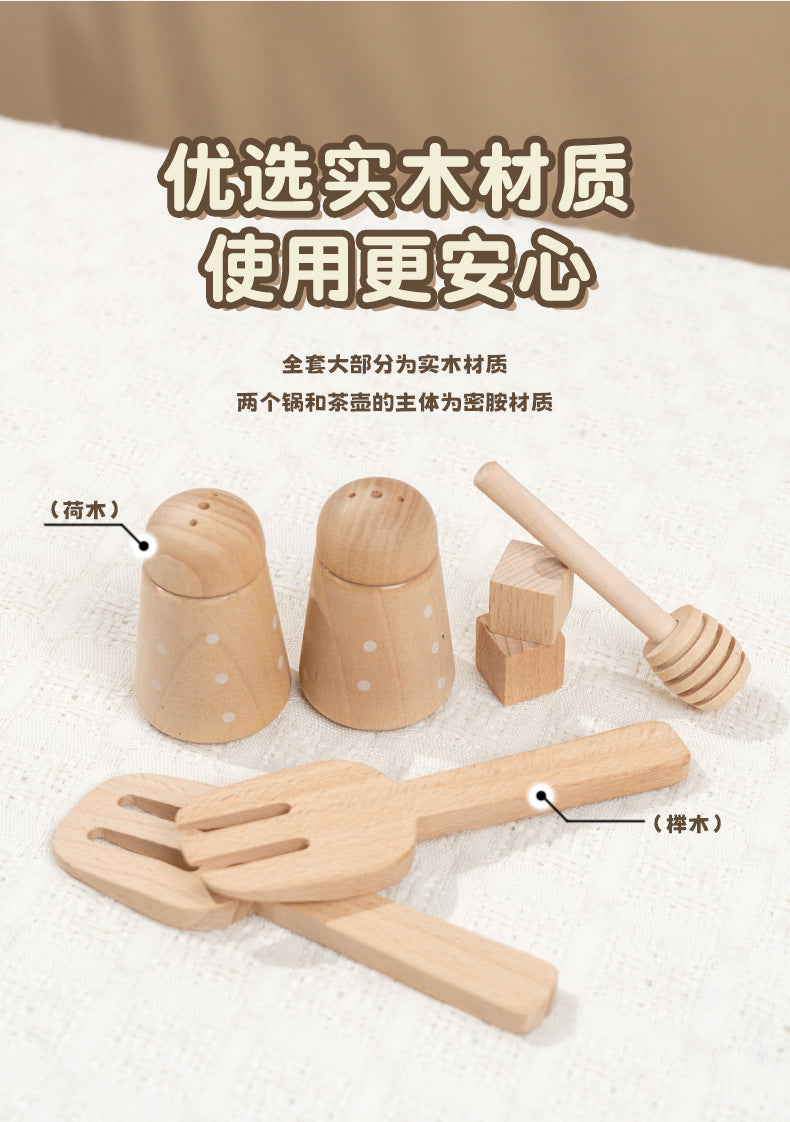 Kinmilo Close-up of sanded natural wooden utensils and toy parts
