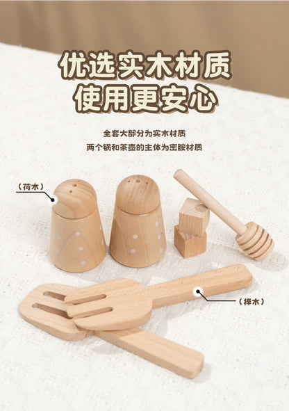 Kinmilo Close-up of sanded natural wooden utensils and toy parts