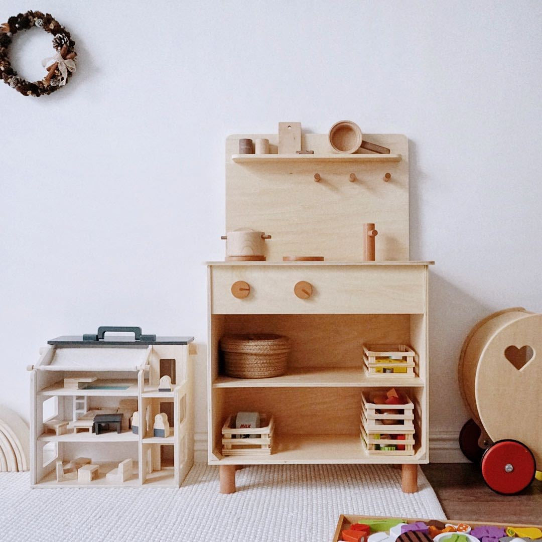 Kinmilo Natural Beechwood Kids Pretend Play Kitchen with Open Shelves – main product photo